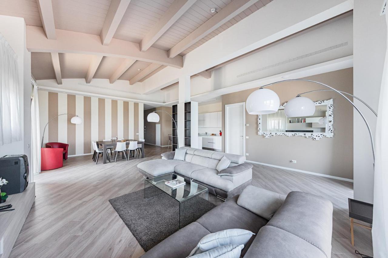 Residenza Miralago By Wonderful Italy Desenzano del Garda Exterior foto