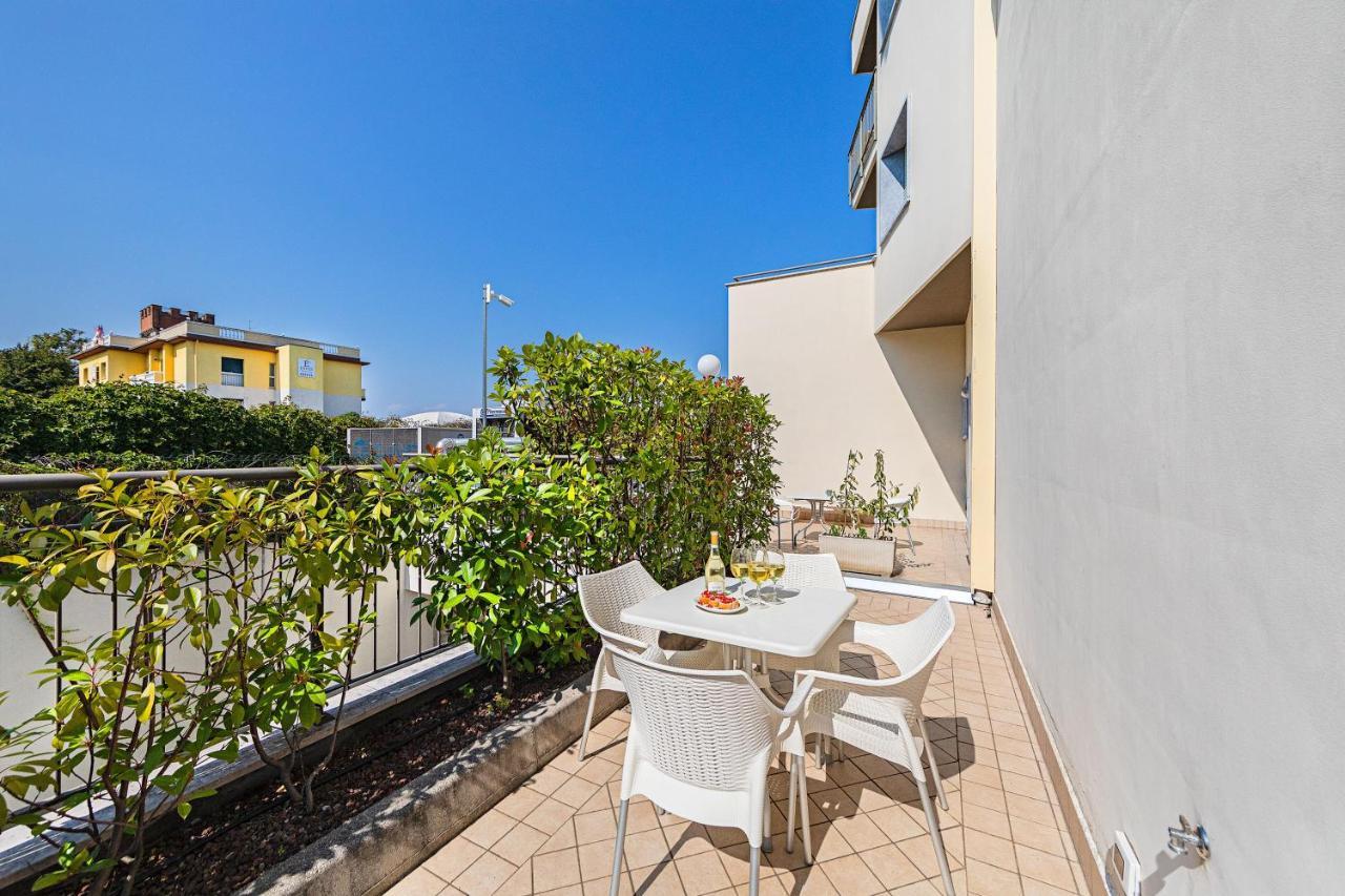 Residenza Miralago By Wonderful Italy Desenzano del Garda Exterior foto